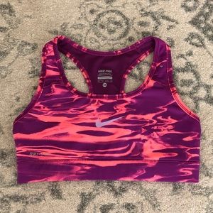 NWOT Nike sports bra